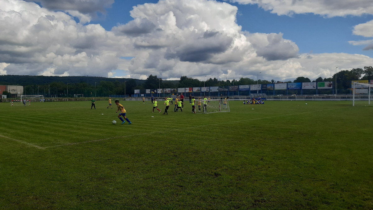 Gminny Klub Sportowy ŚWIT w Krzeszowicach – Sport łączy Pokolenia